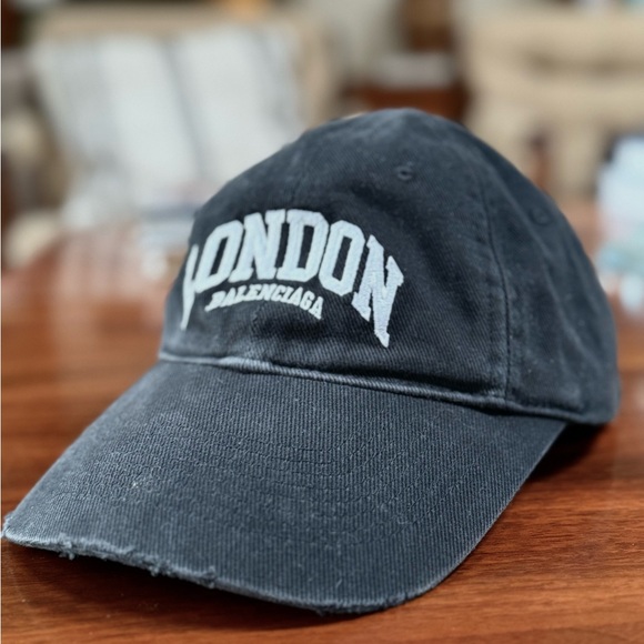 Balenciaga London Black Cap - Picture 1 of 8